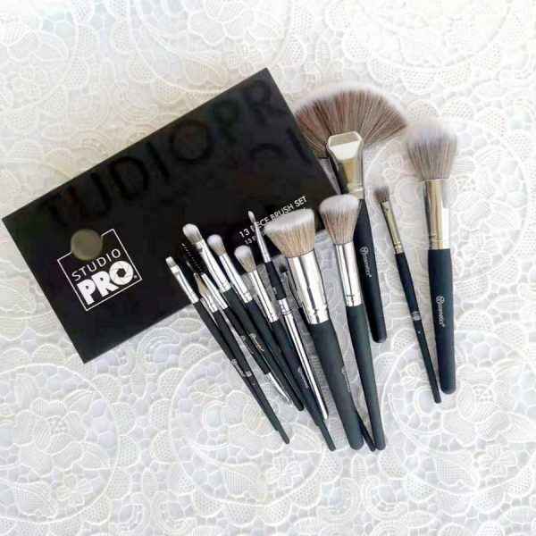 13 Pcs BH Cosmetics Studio Pro Brush Set - MustBuy.pk
